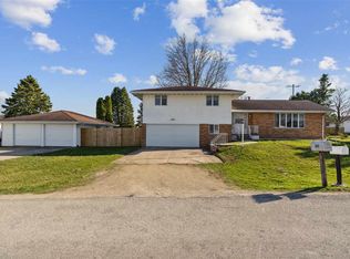 302 Harlan St, Olin, IA 52320
