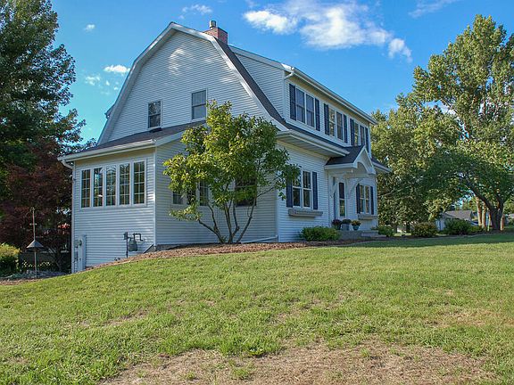 4th image of 941 Cove Rd