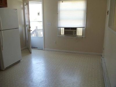 5th image of 21355 Cambridge Ave