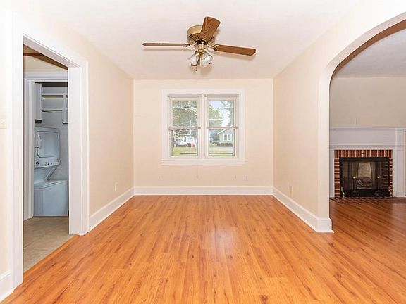 5th image of 316 Burke St