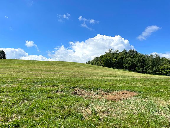 3rd image of 752 Switzer Pike