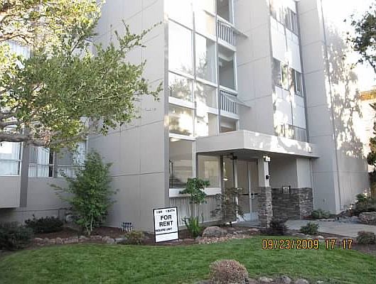 2nd image of 1977 Garden Dr #1