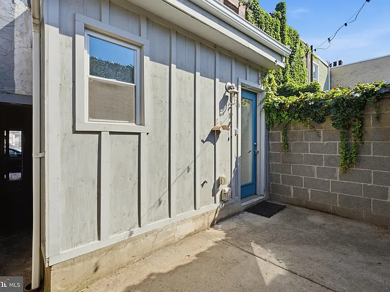 2663 Martha St — Photo 25