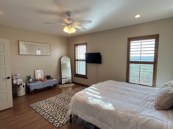 5th image of 1049 Roanoke Ln