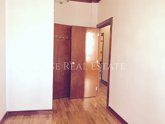Rented by Sunrise Real Estate | media 31