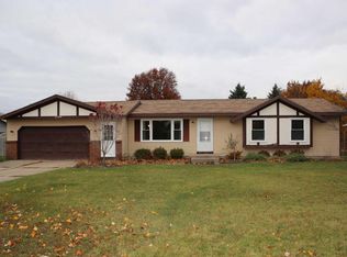 7399 Sunview Dr SE, Grand Rapids, MI 49548