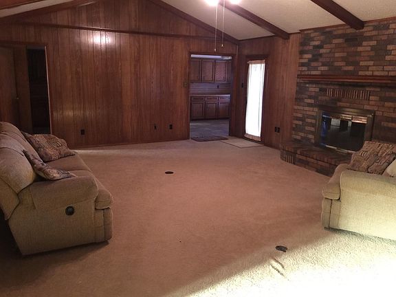 4th image of 2122 Longhorn Dr