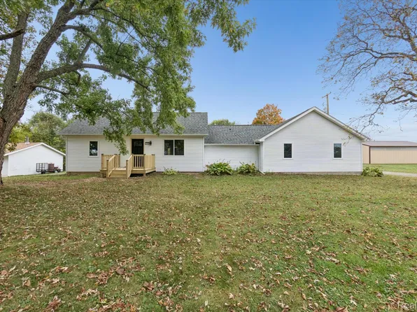 2560 S Morrice Rd, Owosso, MI 48867