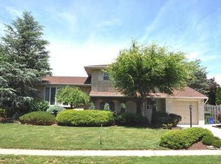 54 Holly Dr, Parlin, NJ 08859