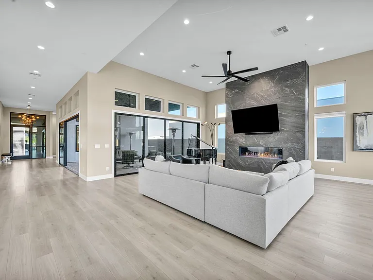 10935 Rossa Peak Ave — Photo 4
