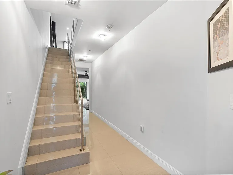832 NE 19th Ave #832 — Photo 17
