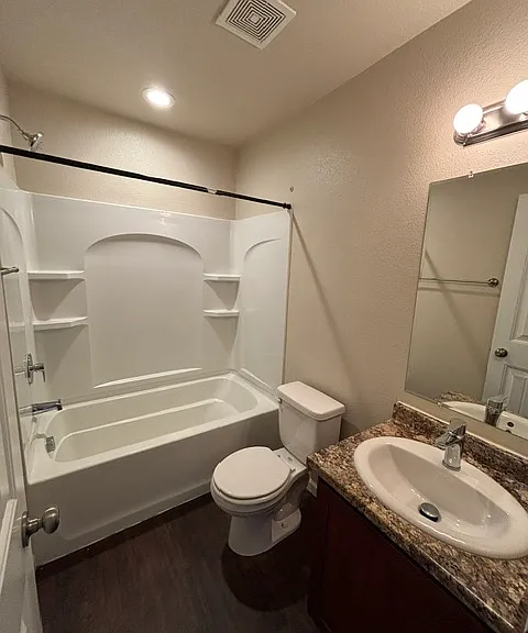 3227 Bantam Ave — Photo 2
