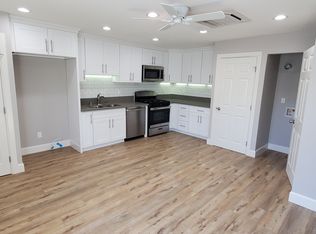 7650 Ostrom Ave, Van Nuys, CA 91406