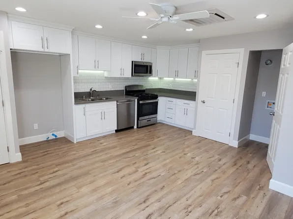 7650 Ostrom Ave, Van Nuys, CA 91406