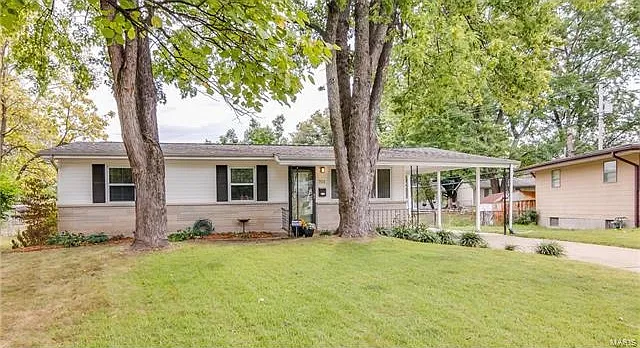 703 Riderwood Dr photo 1