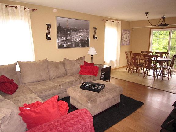 3rd image of 26222 W Marshall Ave