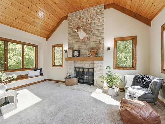 3rd image of 3358 Foxcroft Dr