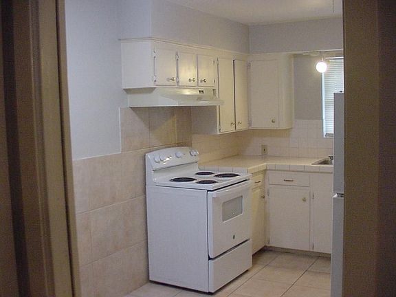 3rd image of 10326 Southport Dr