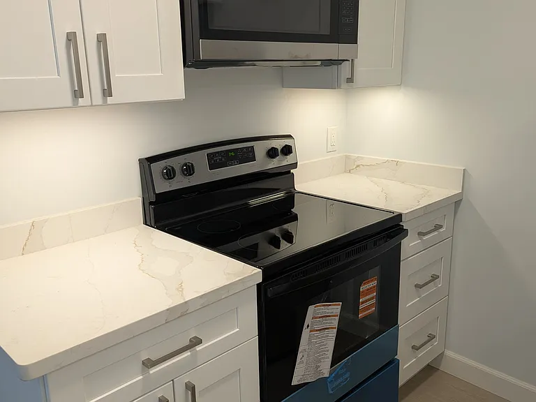 263 Waverly St #2 — Photo 4