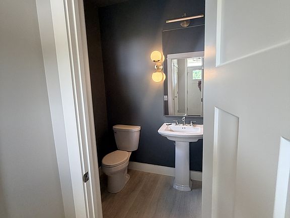 4th image of 417 Juniper Dr