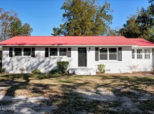 312 Raleigh Rd, Wallace, NC 28466