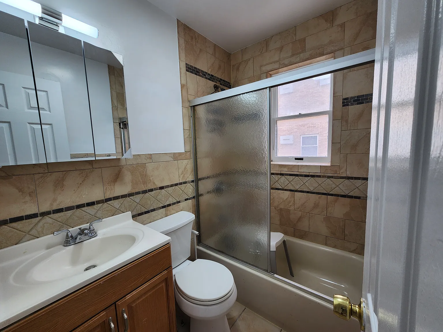 2 bed, 1.5 bath, 1200 sqft, $3,100 — Photo 3