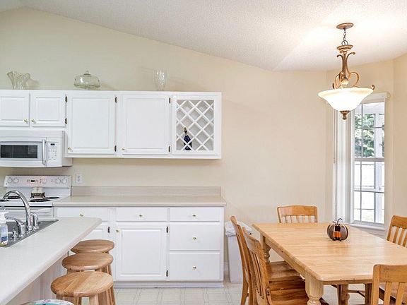 3rd image of 1705 Condor Dr
