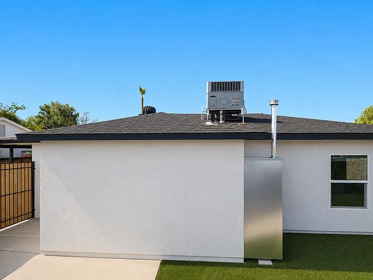 1005 E Mariposa St #MAIN HOUSE — Photo 23