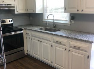 421 W 20th St, Newton, NC 28658