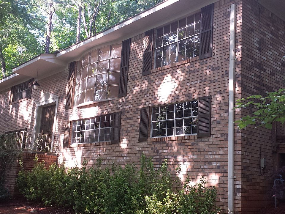 1st image of 3280 Hayworth Dr