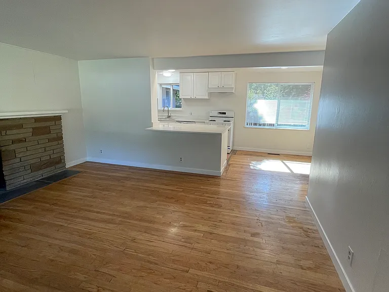 24221 105th Pl W — Photo 2
