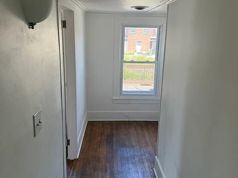 29 Railroad Ave #2 — Photo 3