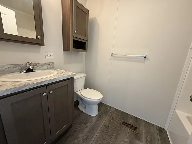 38000 Le Chateau Blvd #455 — Photo 15