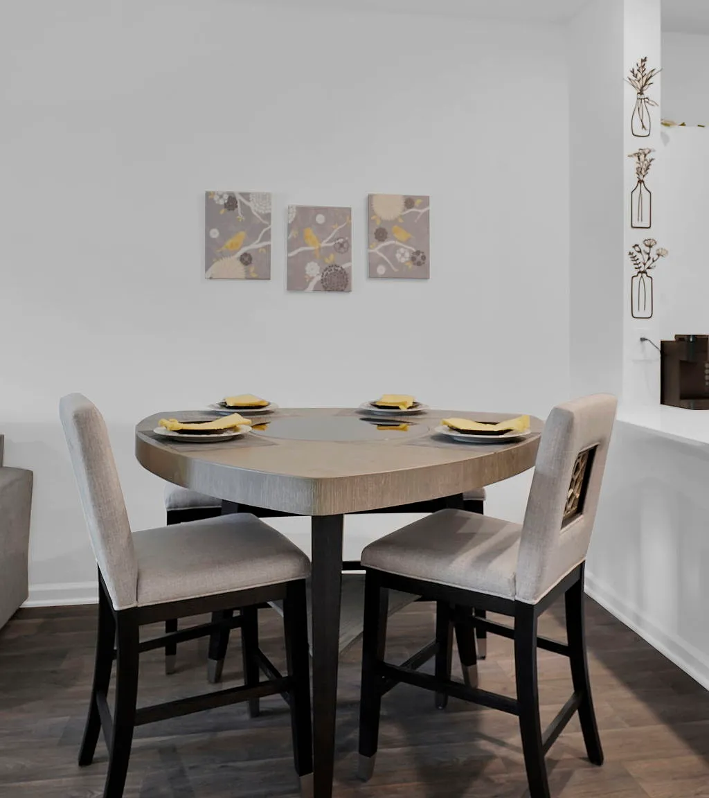 2 bed, 1167 sqft, $2,100 — Photo 2