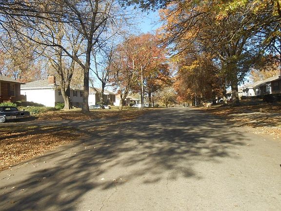 4th image of 10828 Fuller Ave