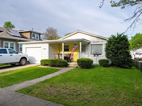 204 N Jackson St, Flanagan, IL 61740