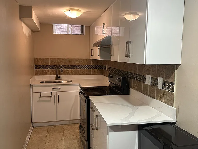 1838 Bridlington Ct #BASEMENT — Photo 11
