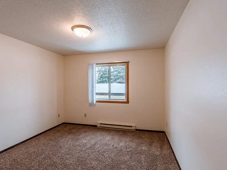 Fargo, ND Long Island Apartments |Bedroom