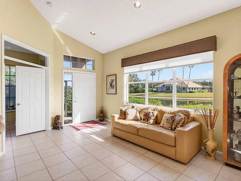 6862 Swansea Ln — Photo 15