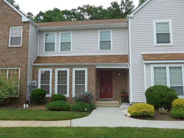 10 Vassar Pl photo 1