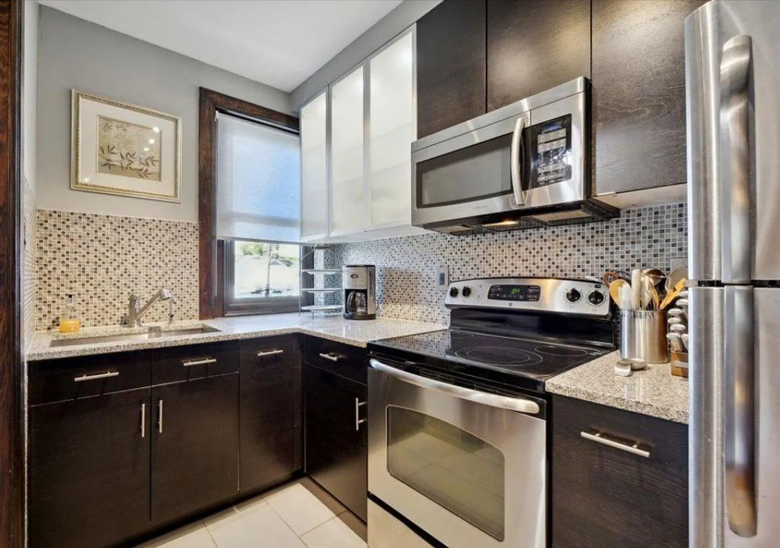 415 W Union St — Photo 3