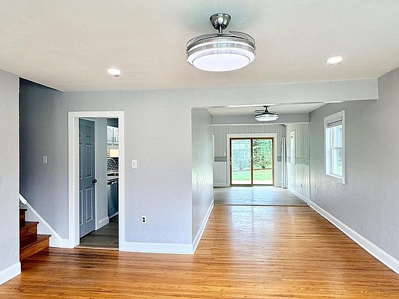 3rd image of 30 Ursinus Ave