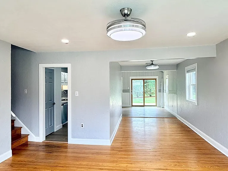30 Ursinus Ave — Photo 3