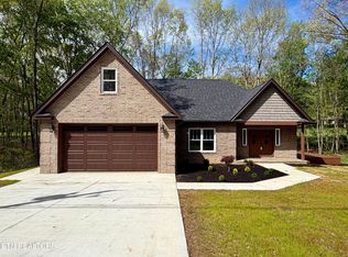 414 Beachwood Dr, Crossville, TN 38558
