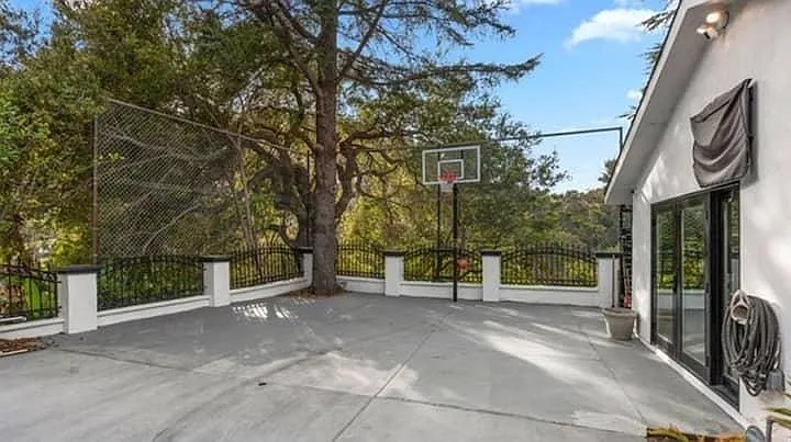 1881 Mount Olympus Dr — Photo 22