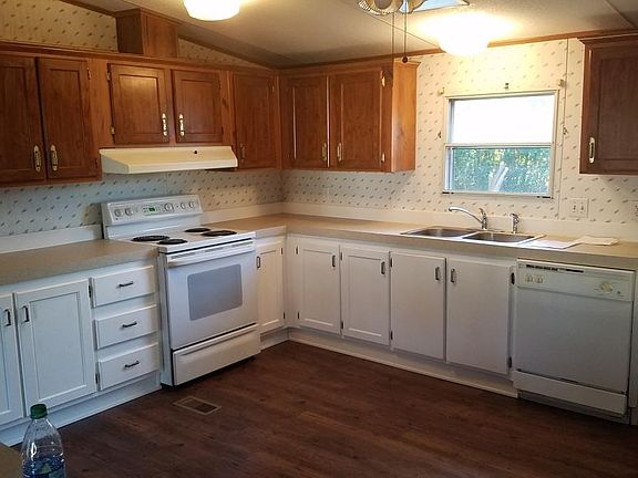 5th image of 115 Saxon Dr