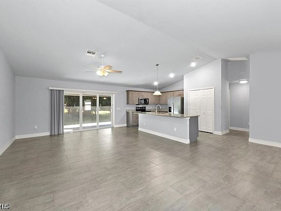 3rd image of 3709 Tracy St