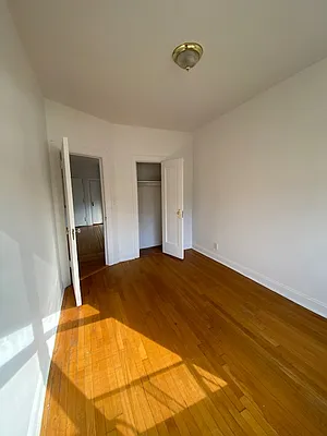 Rented by REALTY QUEST NEW YORK INC | media 9