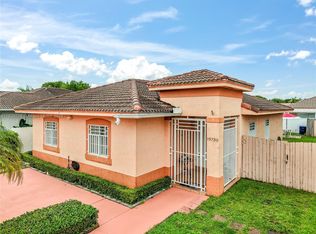 19730 NW 78th Path, Hialeah, FL 33015