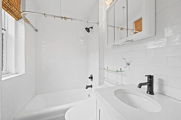 Rented by Vector New York, LLC | media 16